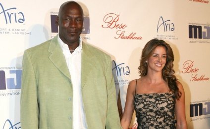 Michael Jordan s Wife Gave