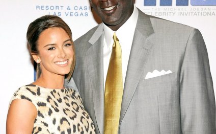 Michael Jordan s Wife Gives