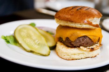 20090630-mjbarmenu-burger.jpg