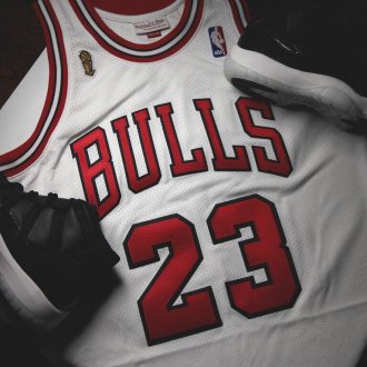 mitchell-ness-chicago-bulls-72-10-jersey